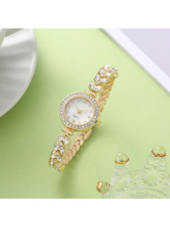 Women\'s Gold White Analog Quartz Petal Casual Bracelet Simulated Luxury Watch